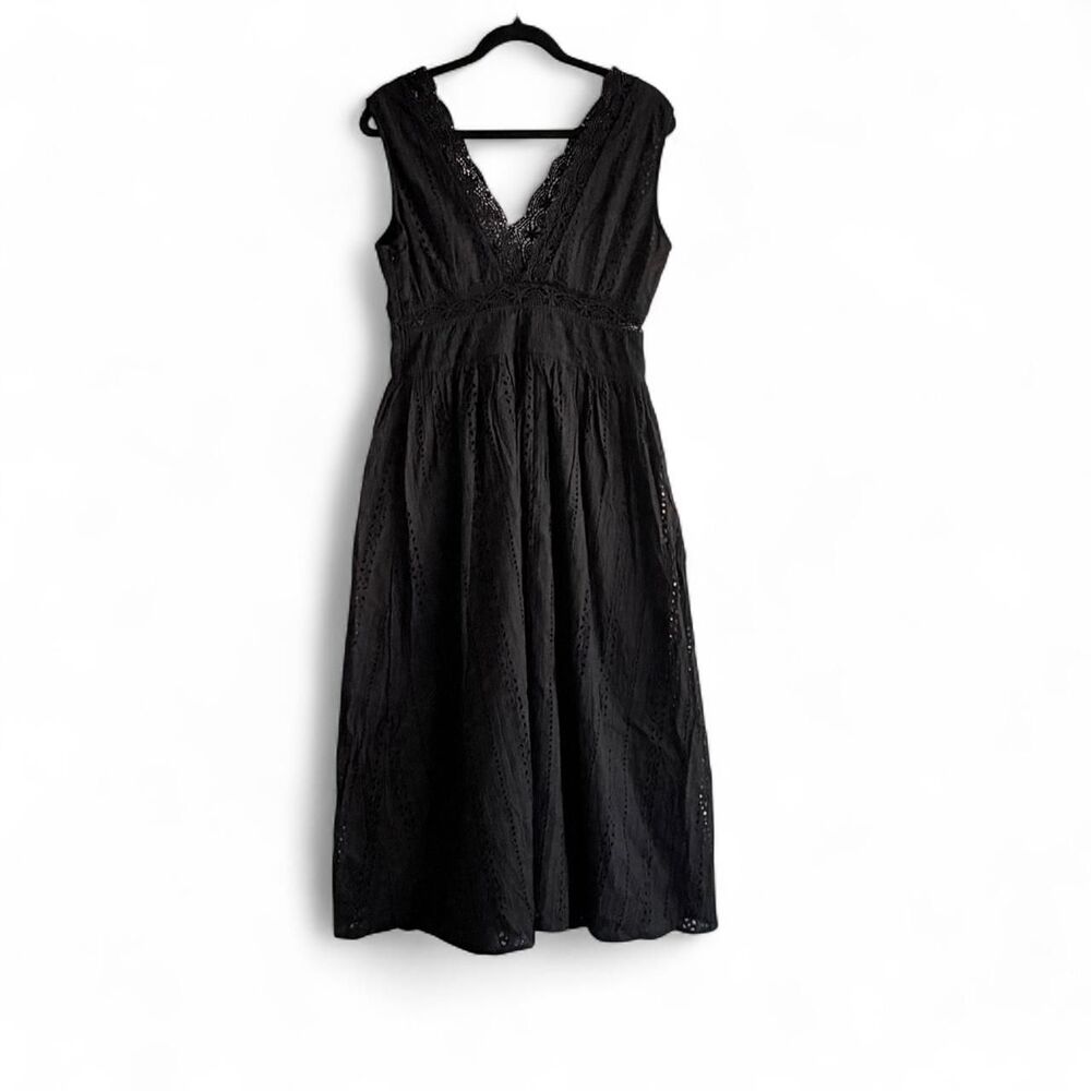COMMENSE black eyelet midi dress, size Medium, new with tags.